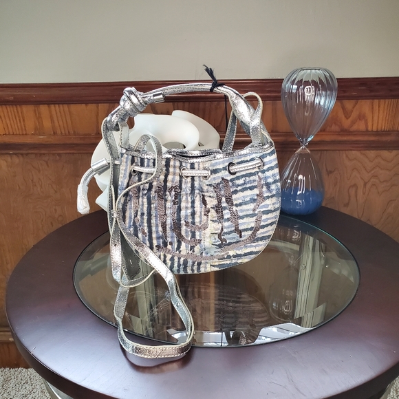 Behno
Ina Beaded Mini Bucket Bag  - Picture 3 of 12